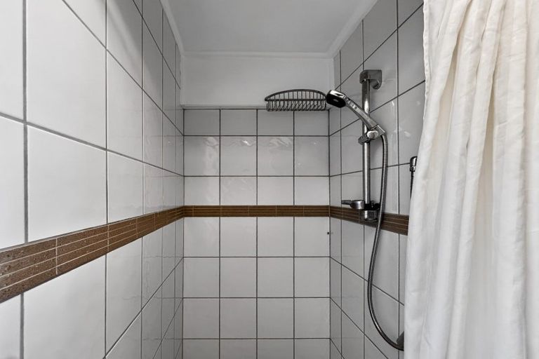 Photo of property in 102 Newcastle Street, Mahia, 4198