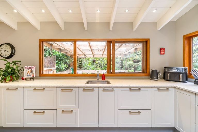 Photo of property in 30c Chatsworth Road, Silverstream, Upper Hutt, 5019