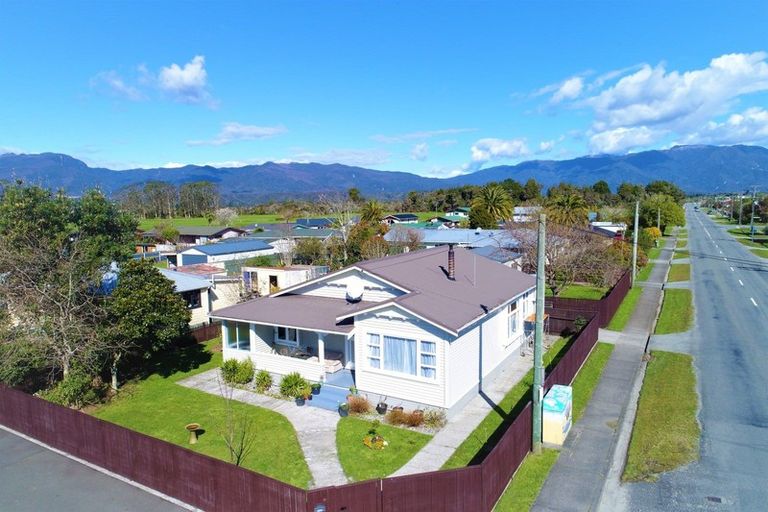 Photo of property in 56 Brougham Street, Westport, 7825