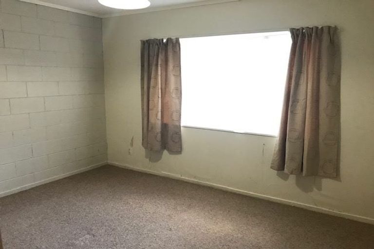 Photo of property in 5 Magnolia Grove, Maungaraki, Lower Hutt, 5010