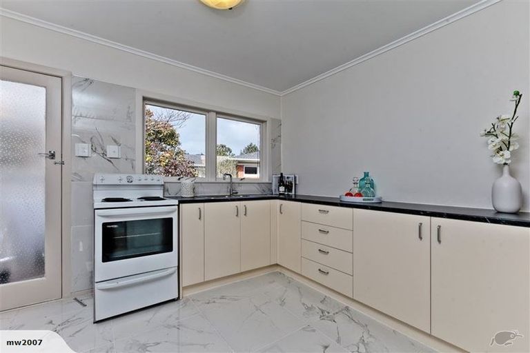 Photo of property in 2/13a Evelyn Place, Hillcrest, Auckland, 0627