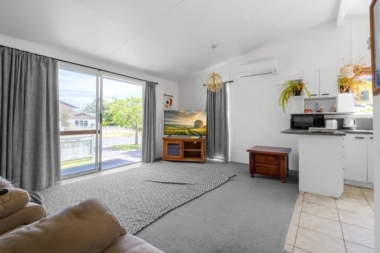 Photo of property in 11 Rainbow Drive, Rainbow Point, Taupo, 3330