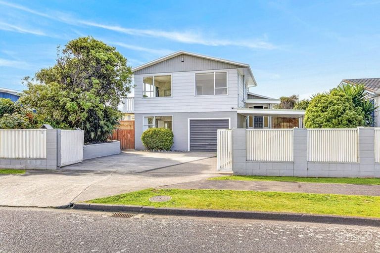 Photo of property in 18 Exeter Crescent, Springvale, Whanganui, 4501