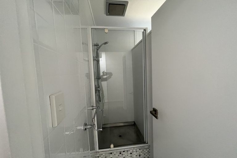 Photo of property in 29 Himalaya Drive, Half Moon Bay, Auckland, 2012