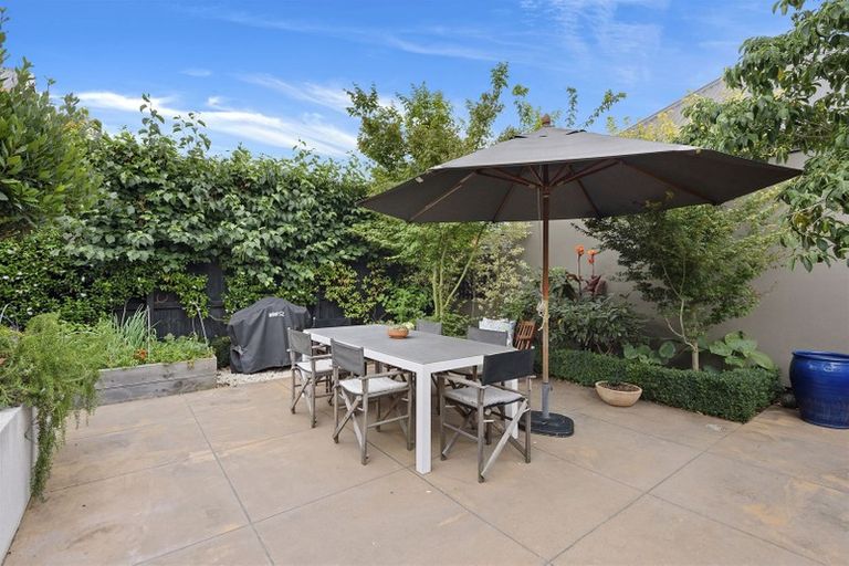 Photo of property in 91 Hawthorne Street, Strowan, Christchurch, 8052