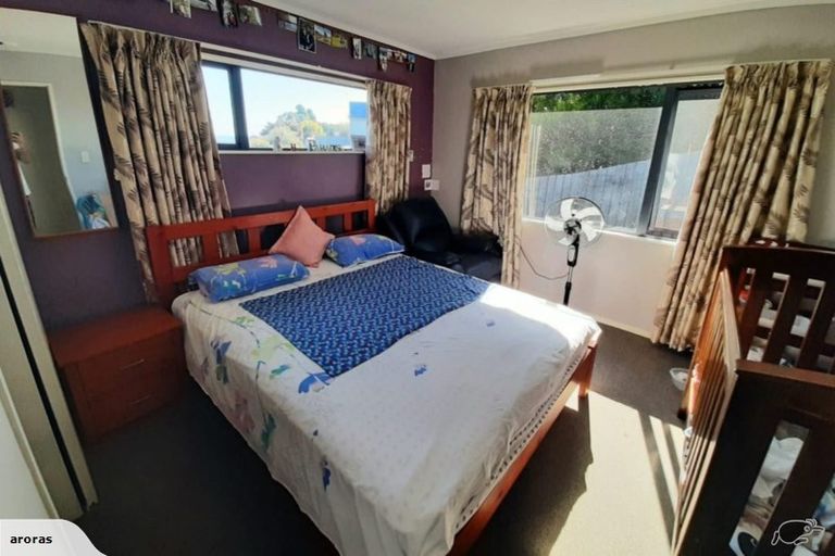 Photo of property in 3/20 Glen Vista Place, Bayview, Auckland, 0629