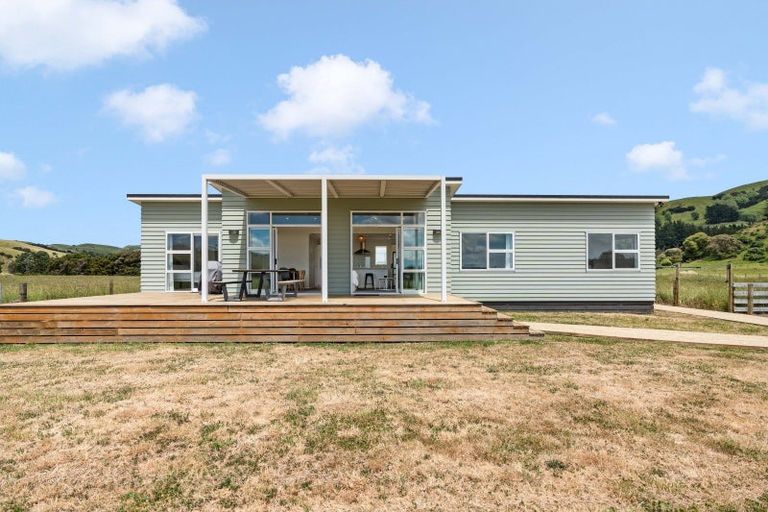 Photo of property in 117e Ruakokoputuna Road, Ruakokoputuna, Martinborough, 5781