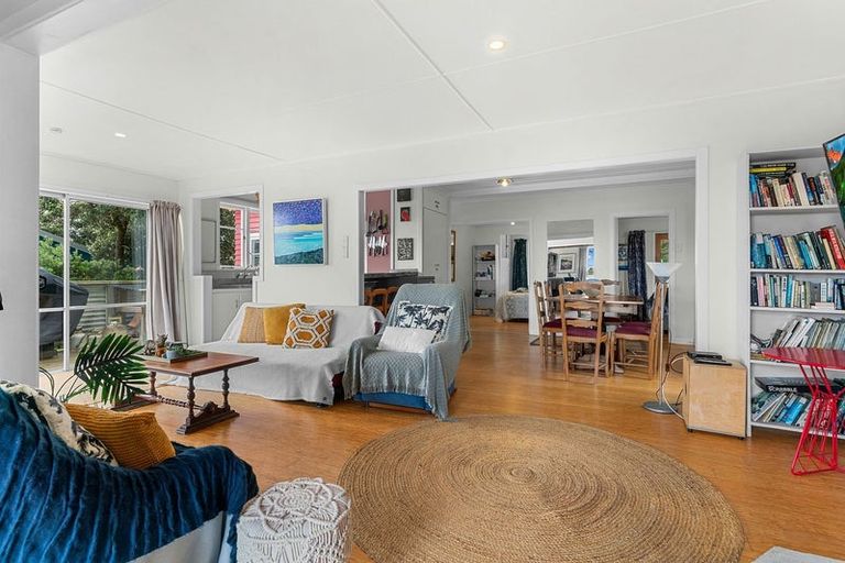 Photo of property in 3 Kelly Street, Baylys Beach, Dargaville, 0377