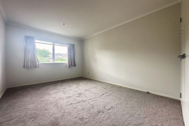 Photo of property in 10 Jezero Drive, Massey, Auckland, 0614