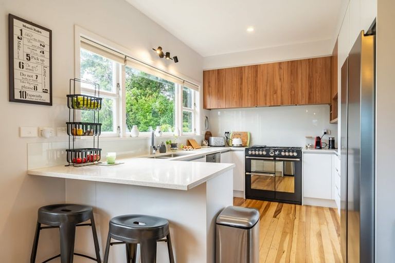 Photo of property in 29 Paekakariki Hill Road, Pauatahanui, Porirua, 5381