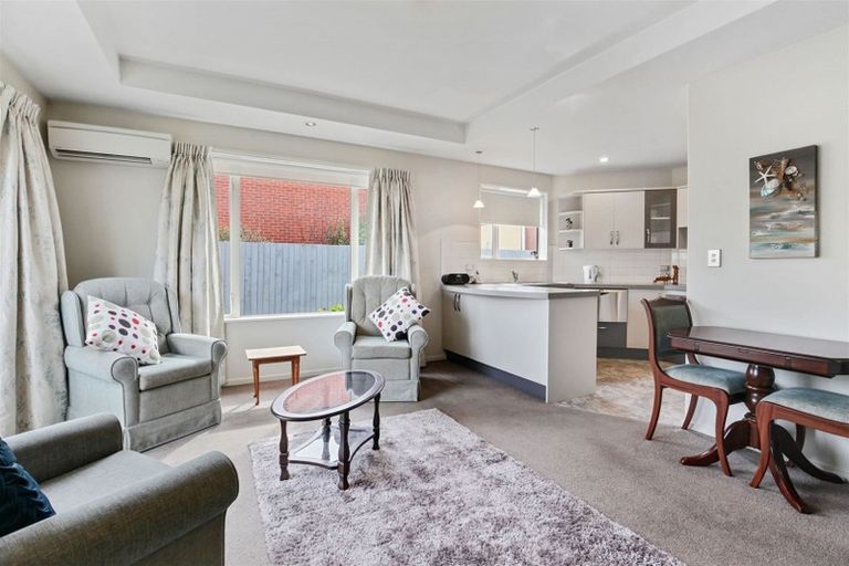 Photo of property in 23a Grassmere Street, Papanui, Christchurch, 8052