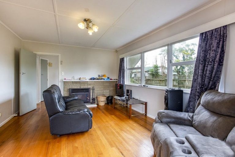 Photo of property in 71 Awaroa Road, Helensville, 0800