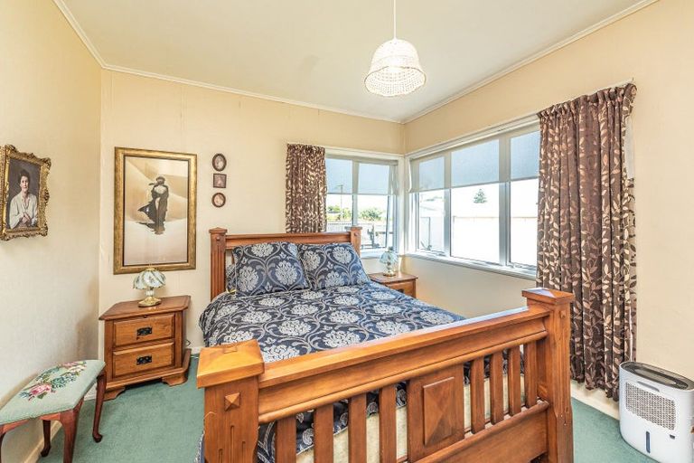 Photo of property in 6 Kamahi Street, Castlecliff, Whanganui, 4501