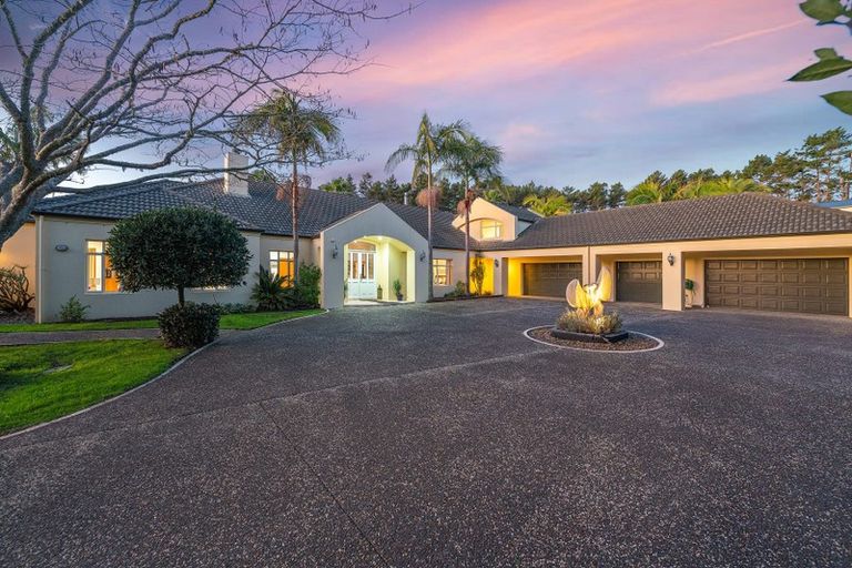 Photo of property in 82 Brownhill Road, Whitford, Manurewa, 2576
