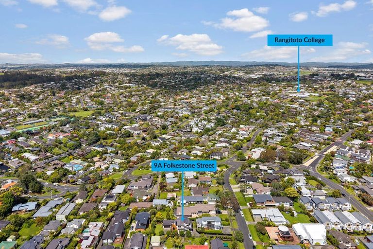 Photo of property in 2/9 Folkestone Street, Murrays Bay, Auckland, 0630