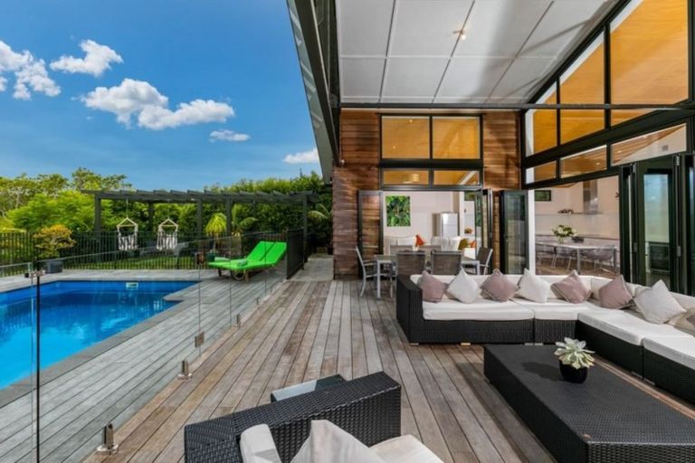 Photo of property in 36a Wicklam Lane, Greenhithe, Auckland, 0632