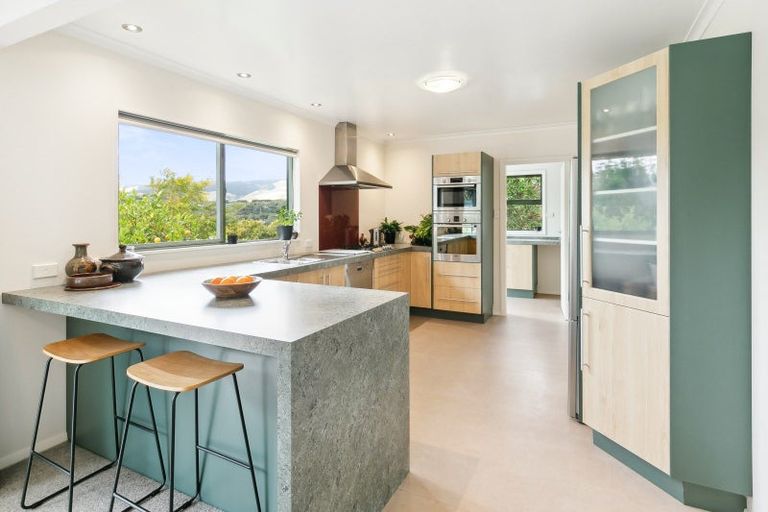 Photo of property in 8 Saint Johns Terrace, Tawa, Wellington, 5028