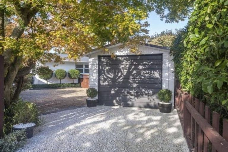 Photo of property in 13 Parkdale Place, Glenview, Hamilton, 3206