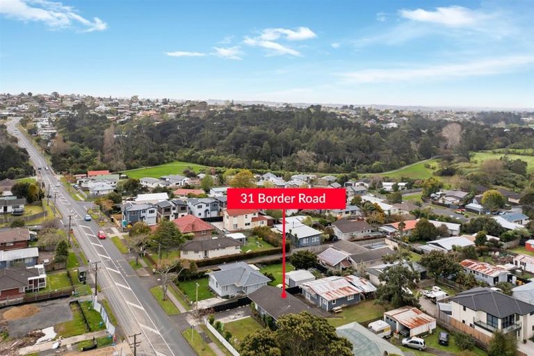 Photo of property in 31 Border Road, Henderson, Auckland, 0612