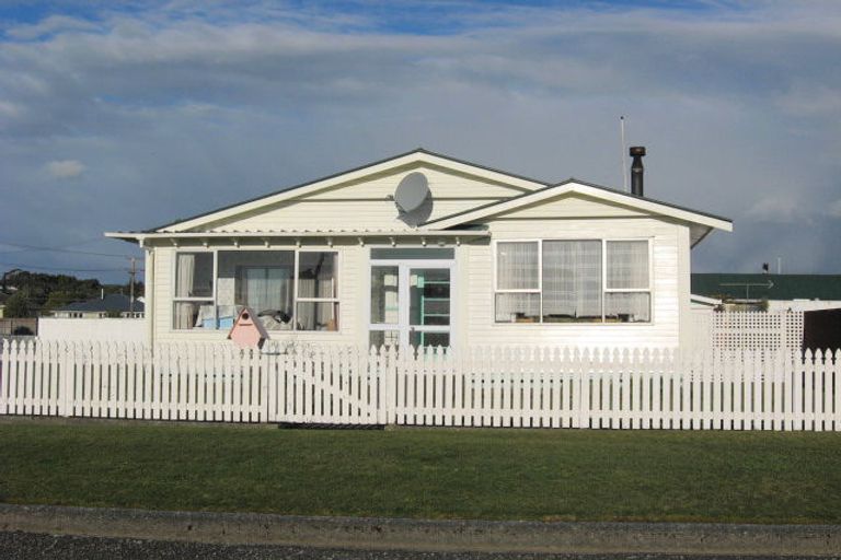 Photo of property in 142 Davie Street, Hokitika, 7810