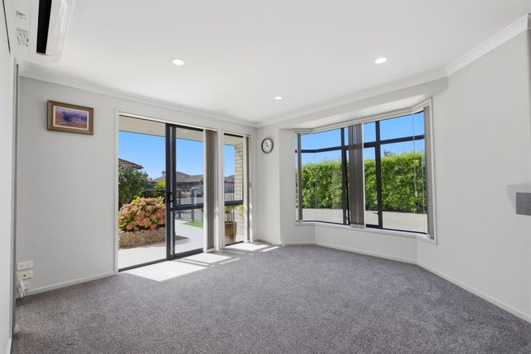 Photo of property in 30 Seabreeze Place, Papamoa Beach, Papamoa, 3118