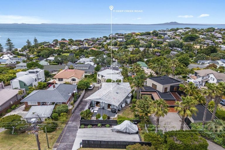 Photo of property in 2/71 Deep Creek Road, Waiake, Auckland, 0630