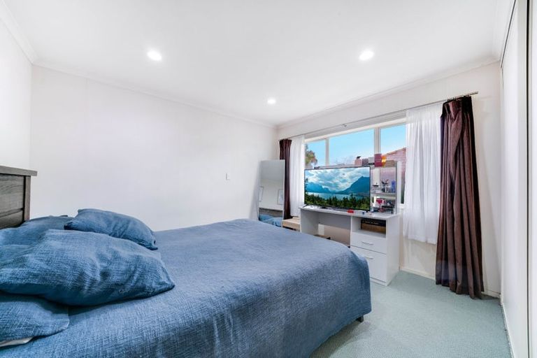 Photo of property in 12 Emmerdale Avenue, Papakura, 2110