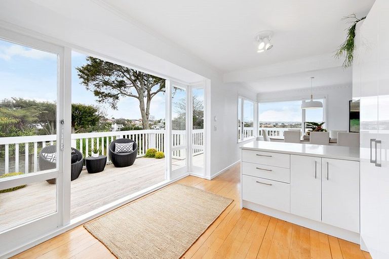 Photo of property in 2/38a Seaview Avenue, Northcote, Auckland, 0627