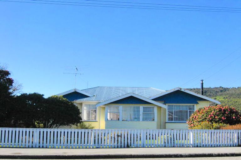 Photo of property in 29 Marlborough Street, Greymouth, 7805