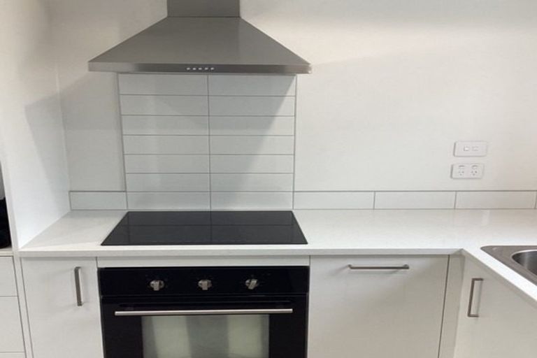 Photo of property in 43 Raupeti Lane, Henderson, Auckland, 0612