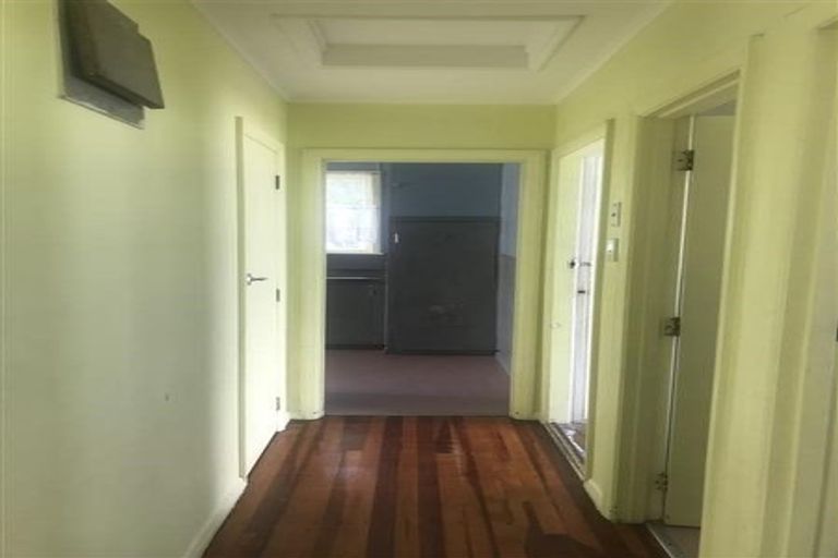 Photo of property in 76 Caravelle Close, Mangere, Auckland, 2022