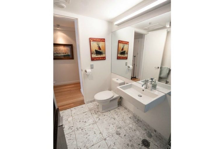 Photo of property in Aqua, 4/74 Oriental Parade, Oriental Bay, Wellington, 6011