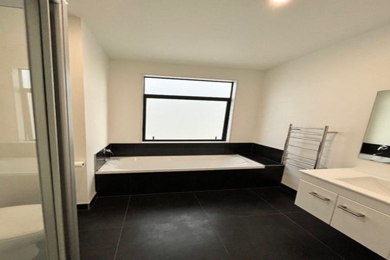 Photo of property in 51 Battalion Drive, Papakura, 2110