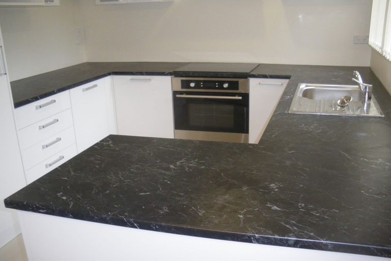 Photo of property in 18 Athena Drive, Totara Vale, Auckland, 0629