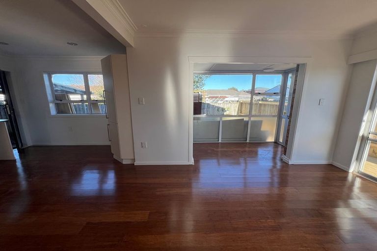 Photo of property in 35 Sunnyside Crescent, Papatoetoe, Auckland, 2025