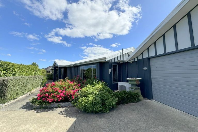Photo of property in 1 Highgrove Place, Waipukurau, 4200