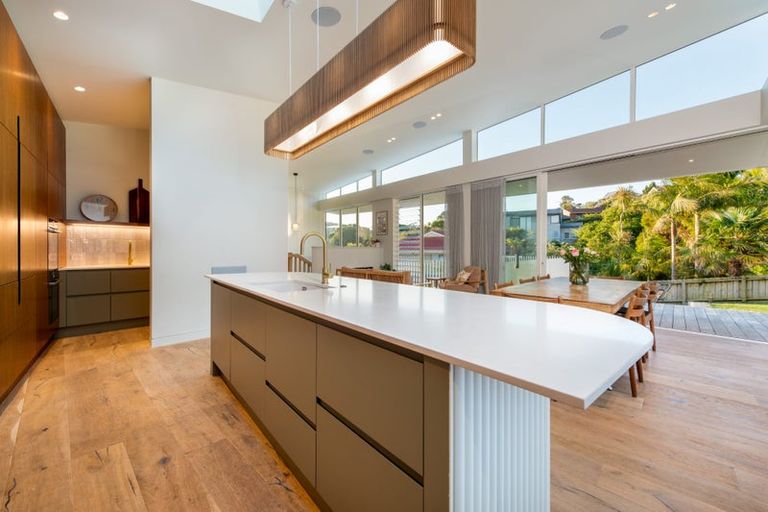 Photo of property in 5 Seaton Road, Murrays Bay, Auckland, 0630