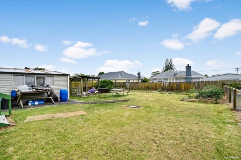 Photo of property in 33 Johnstones Road, Otara, Auckland, 2023