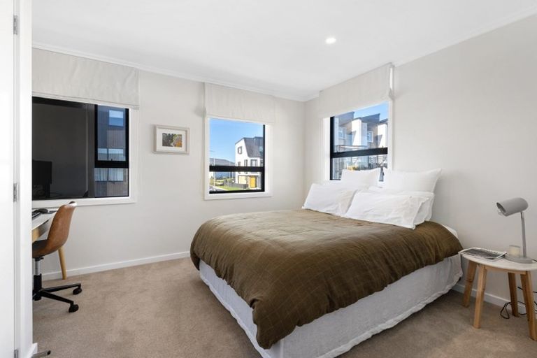 Photo of property in 26 Marine Parade, Hobsonville, Auckland, 0616