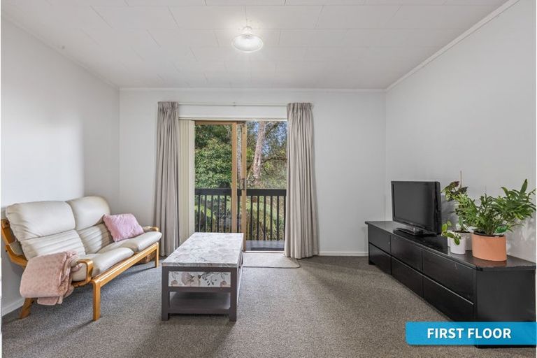 Photo of property in 2/12 Surville Place, Mairangi Bay, Auckland, 0630