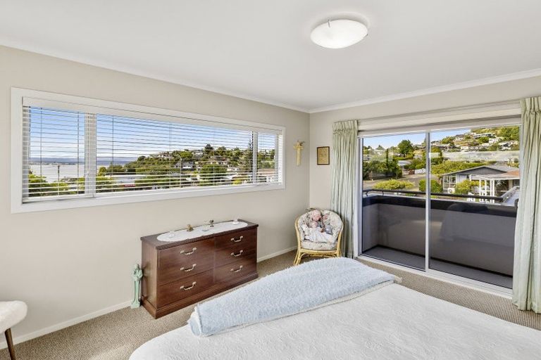 Photo of property in 19 Kinder Street, Acacia Bay, Taupo, 3330