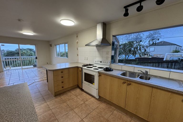 Photo of property in 26 Weldene Avenue, Glenfield, Auckland, 0629