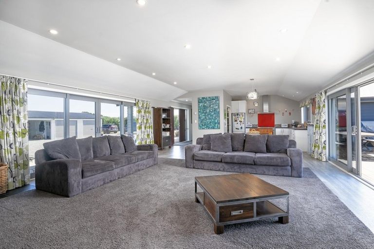 Photo of property in 2 Jordan Road, Waingawa, Carterton, 5791