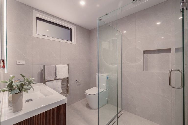 Photo of property in 307a Mount Pleasant Road, Mount Pleasant, Christchurch, 8081