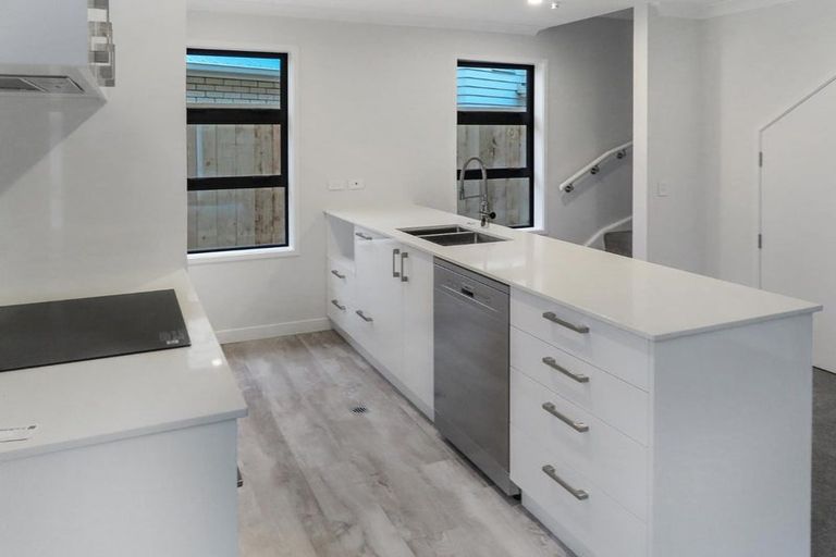 Photo of property in 90c Cambridge Terrace, Waterloo, Lower Hutt, 5011