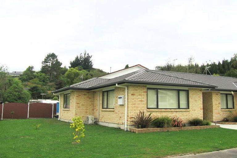 Photo of property in 1a Garth Lane, Maoribank, Upper Hutt, 5018