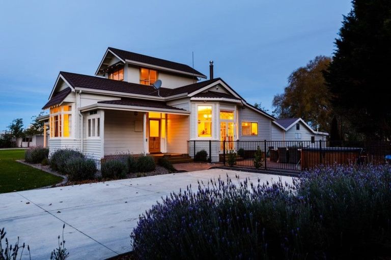 Photo of property in 375 No 1 Line, Longburn, Palmerston North, 4475