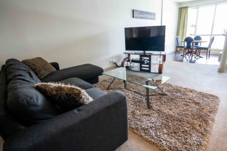 Photo of property in Stadium Garden Flats, 401/107 Thorndon Quay, Pipitea, Wellington, 6011