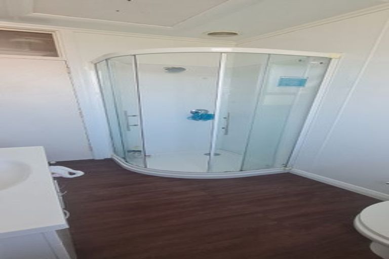 Photo of property in 12-14a Worcester Place, Cannons Creek, Porirua, 5024