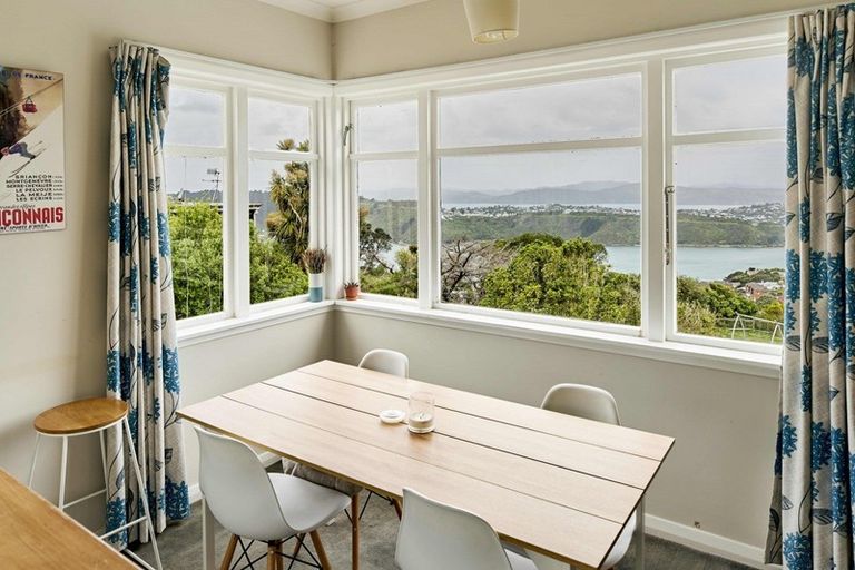 Photo of property in 11 Alexandra Road, Roseneath, Wellington, 6021